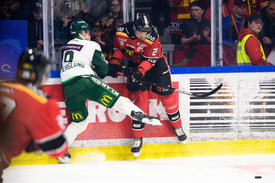 Färjestads Anton Berglund och Luleås Juhani Tyrväinen