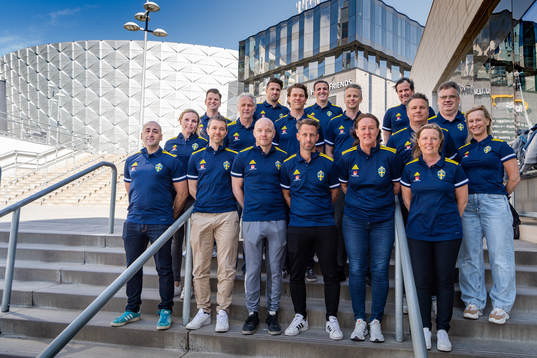 Stefan Olofsson, Christian Fagerhov, Jonas Wramner, Paul Stensland, Stefan Ärnsved, Annelie Noren, Elias Mineirji, Benjamin Westman, Pernilla Karlsson, Rebin Mardan, Jörgen Johansson, Robert Bergström, Torbjörn Nordström, Emma Silvandersson, Johanna Johansson, Jimmy Högberg, Fredrik Waara, Nationella Fotbollsutbildare på Svenska Fotbollförbundet poserar för porträtt