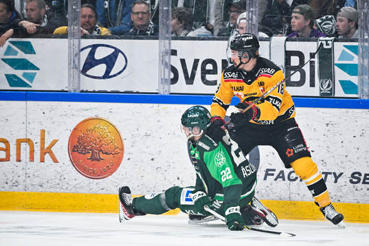 Färjestads Per Åslund och Luleås Sami Lepistö