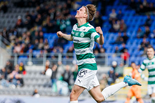 Västerås Max Larsson  jublar