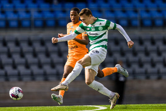 Västerås Viktor Granath och AFC Eskilstunas Mikael