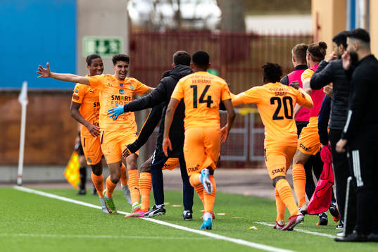 AFC Eskilstunas Amar Muhsin jublar