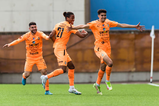 AFC Eskilstunas Amar Muhsin jublar