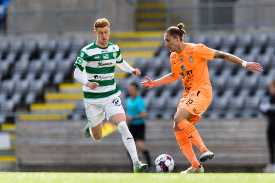 AFC Eskilstunas Felix Michel och Västerås Daniel Ask