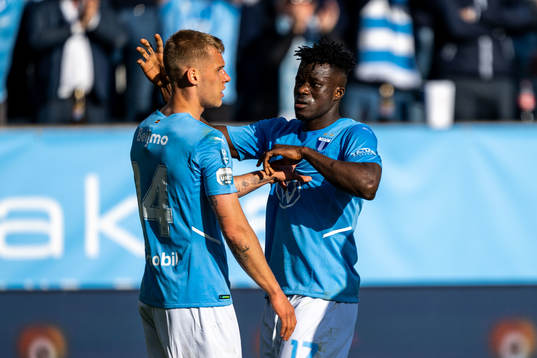 Malmö FFs Malik Abubakari jublar efter 1-0