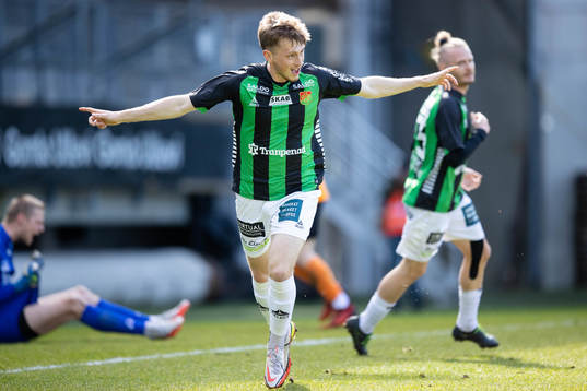 Bla gjennom flere bilder av Fotboll, Ettan södra, herr, GAIS - Torns IF