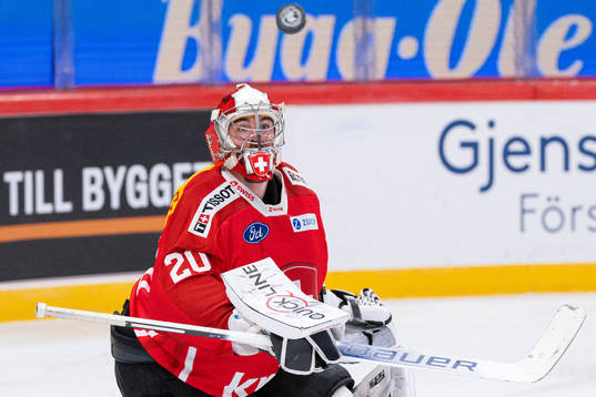 Goalkeeper Reto Berra of Switzerland