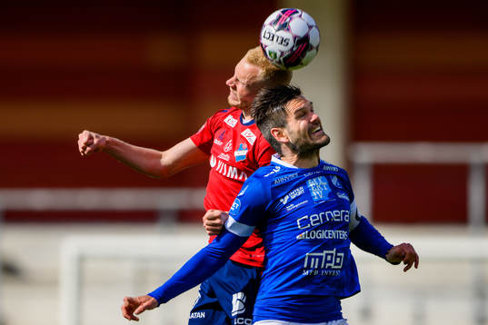 Östers Adam Bergmark Wiberg och Norrbys Ivo Dominik