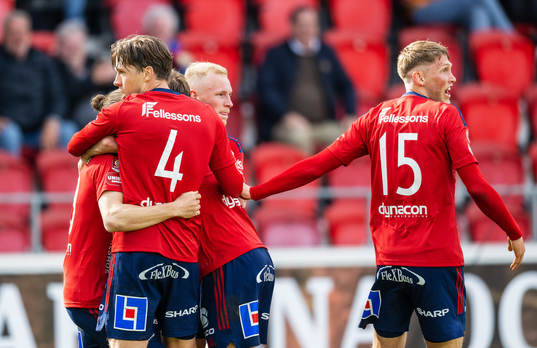 Östers spelare jublar efter 1-0