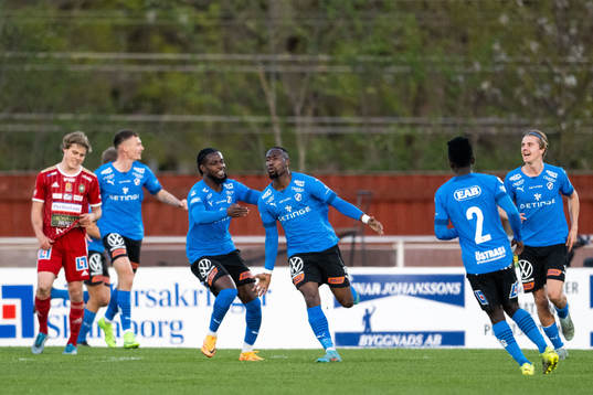 Halmstads Sadat Karim jublar efter 1-3