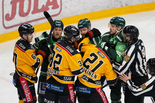 Färjestads Pontus Widerström i bråk med Luleås Oscar