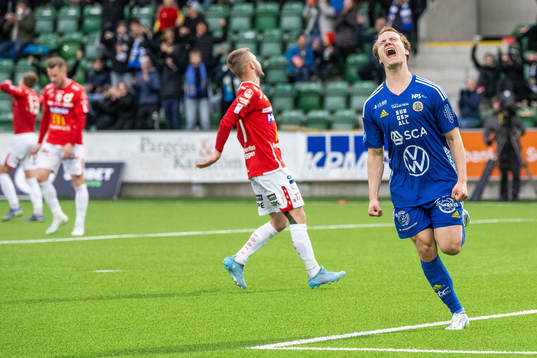 Sundsvalls Saku Ylätupa jublar efter 2-0