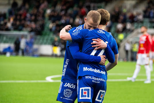 Sundsvalls Erik Andersson och Saku Ylätupa jublar