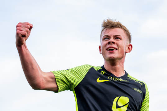 Aune Selland Heggebø of Brann celebrates