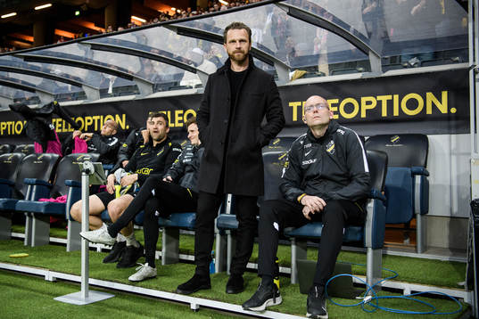 s tränare Bartosz Grzelak och assisterande tränare