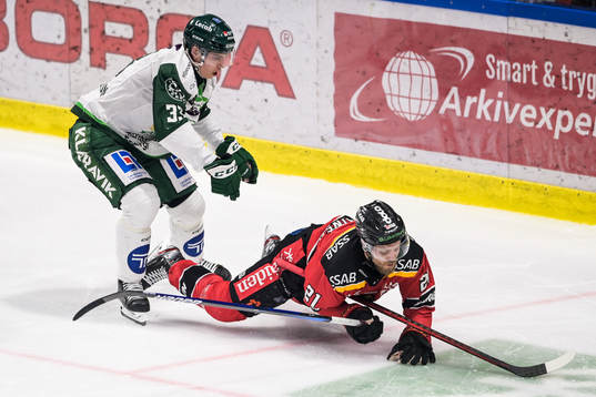 Färjestads Albert Johansson och Luleås Juhani Tyrväinen