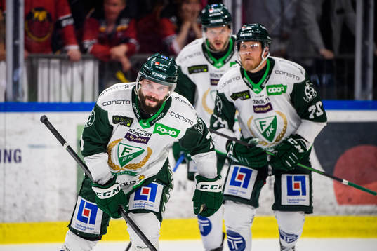 Färjestads Jesse Virtanen jublar