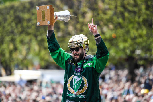 Färjestads Jesse Virtanen jublar