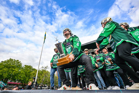 Färjestads Mikael Wikstrand jublar