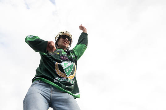 Färjestads Albert Johansson jublar