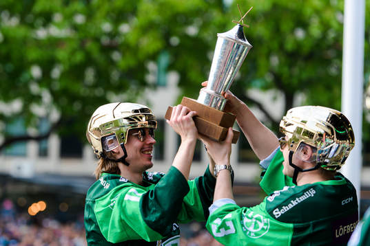 Färjestads Joakim Nygård och Daniel Viksten jublar