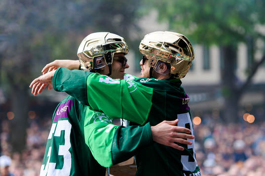 Färjestads Albert Johansson och Michael Lindqvist jublar