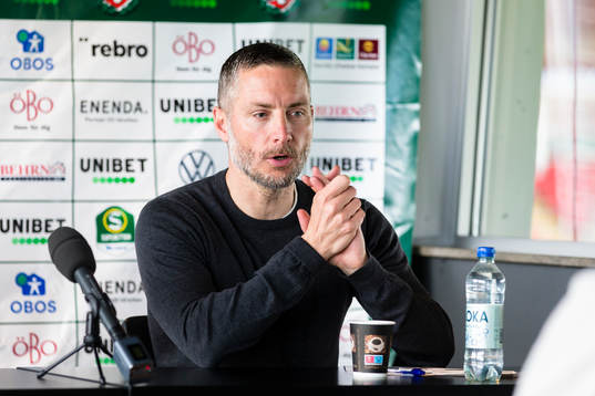 Örebros tränare Axel Kjäll på presskonferensen