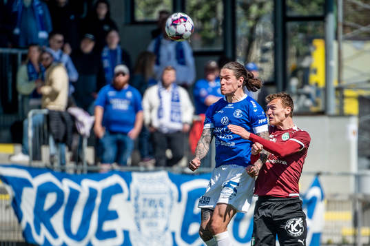 Trelleborgs Isak Jönsson mot Västerås Viktor Granath