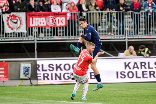 Helsingborgs Assad Al Hamlawi och Degerfors Anton Kralj