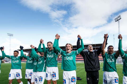 Brages spelare jublar