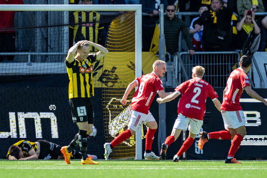 Kalmars Isak Jansson Isak Jansson jublar