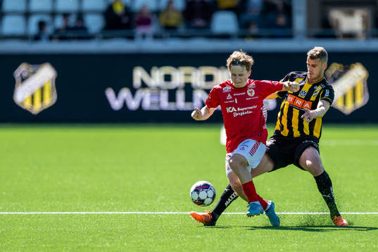 Kalmars Victor Backman och Häckens Johan Hammar