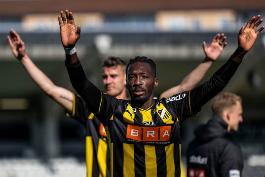 Häckens Blair Turgott jublar