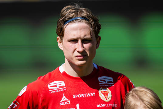 Kalmars Victor Backman vid line up