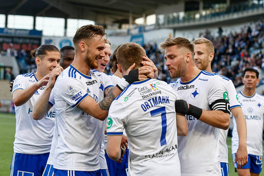 IFK Norrköpings Linus Wahlqvist Egnell och Christoffer Nyman jublar efter mål 5-0 av IFK Norrköpings Jacob Ortmark