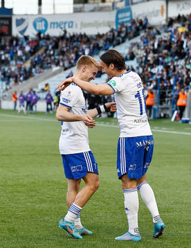 IFK Norrköpings Jacob Ortmark och Jonathan Levi jublar efter mål 5-0