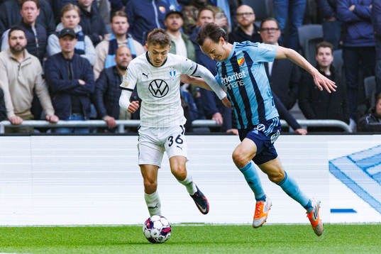 Malmö FFs Patriot Sejdiu och Djurgårdens Hjalmar Ekdal