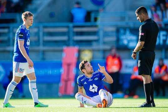 Benjamin Tiedemann Hansen of Molde and Mohammad Usman