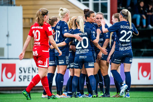 Rosengårds spelare jublar