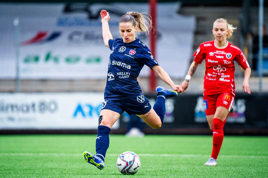 Rosengårds Jelena Cankovic mot Örebros Nathalie Hoff