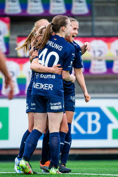 Rosengårds spelare jublar