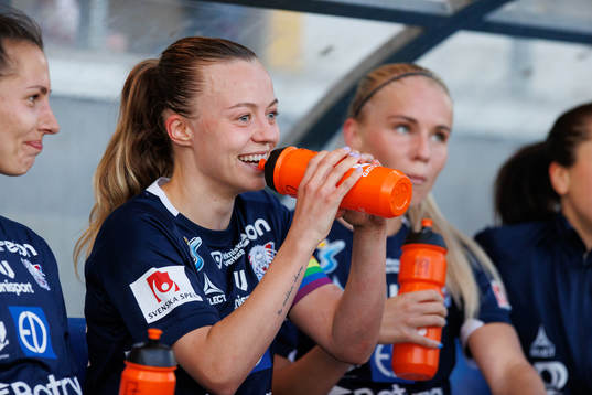 Linköpings Olga Ahtinen jublar