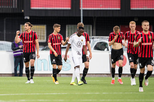 Brommapojkarnas Nikola Vasic jublar