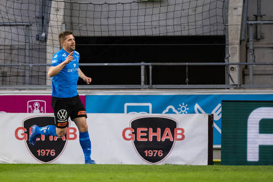 Halmstads Mikael Boman jublar