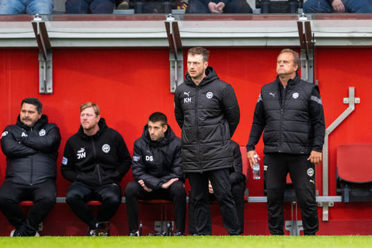 Värnamos  tränare Kim Hellberg och assisterande tränare