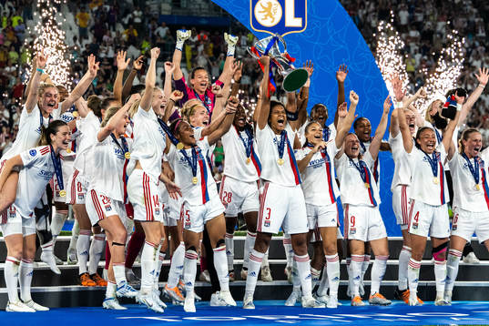 Players of Lyon celebrates winning the UEFA Women's Champions League final match between Barcelona and Lyon