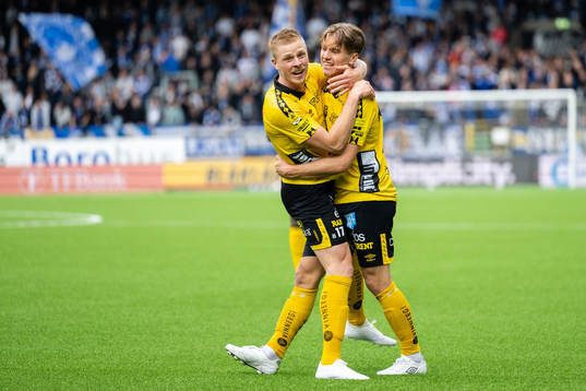 Elfsborgs Oliver Zandén och Per Frick jublar