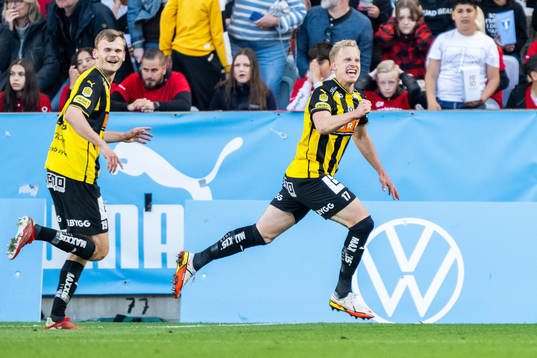 Häckens Gustav Berggren jublar efter 0-2