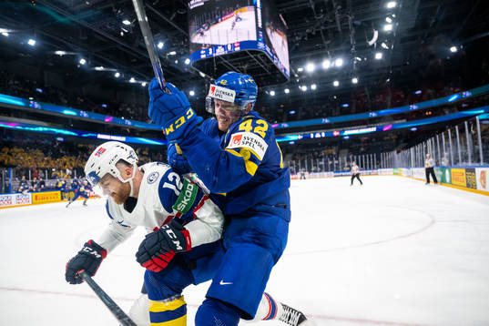 Daniel Bøen Rokseth of Norway and Joakim Nordström of