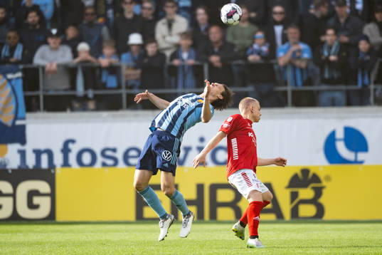 Djurgårdens Hjalmar Ekdal och Kalmars Isak Jansson